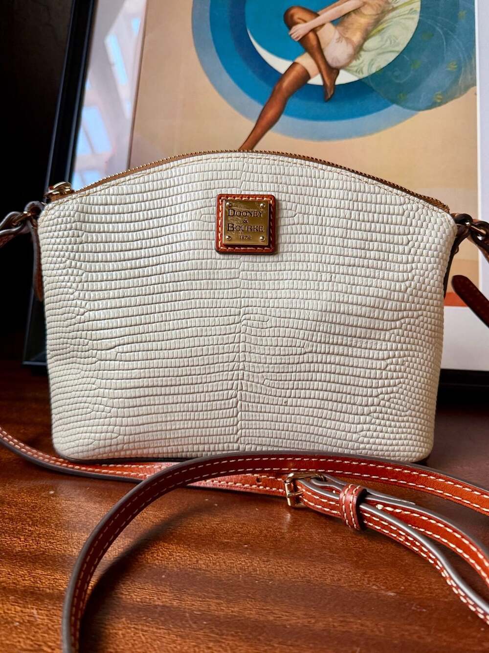 Dooney & Bourke Leather Crossbody Bag - Neutrals Crossbody Bags, Handbags - WDOO